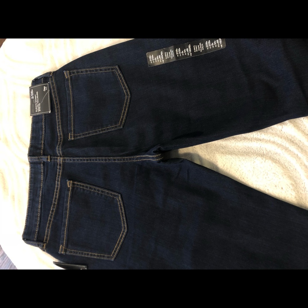 New Gap - Picture 3 of 3